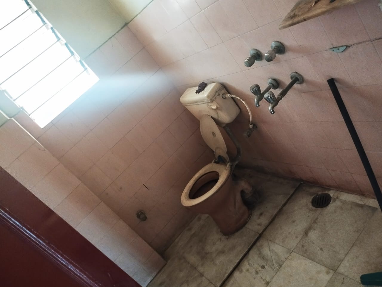 Unfurnished 3bhk in Gita Mandir, Mother Teresa Road, Geeta Nagar, Guwahati, Assam, India for Rent